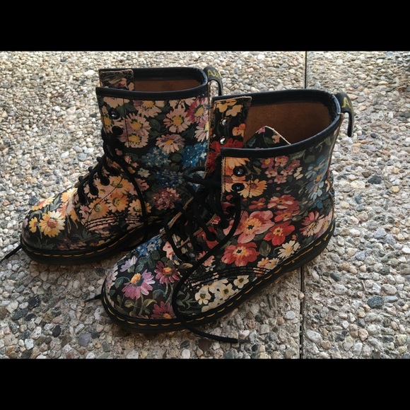 Dr. Martens-SOLD - Picture 7 of 8